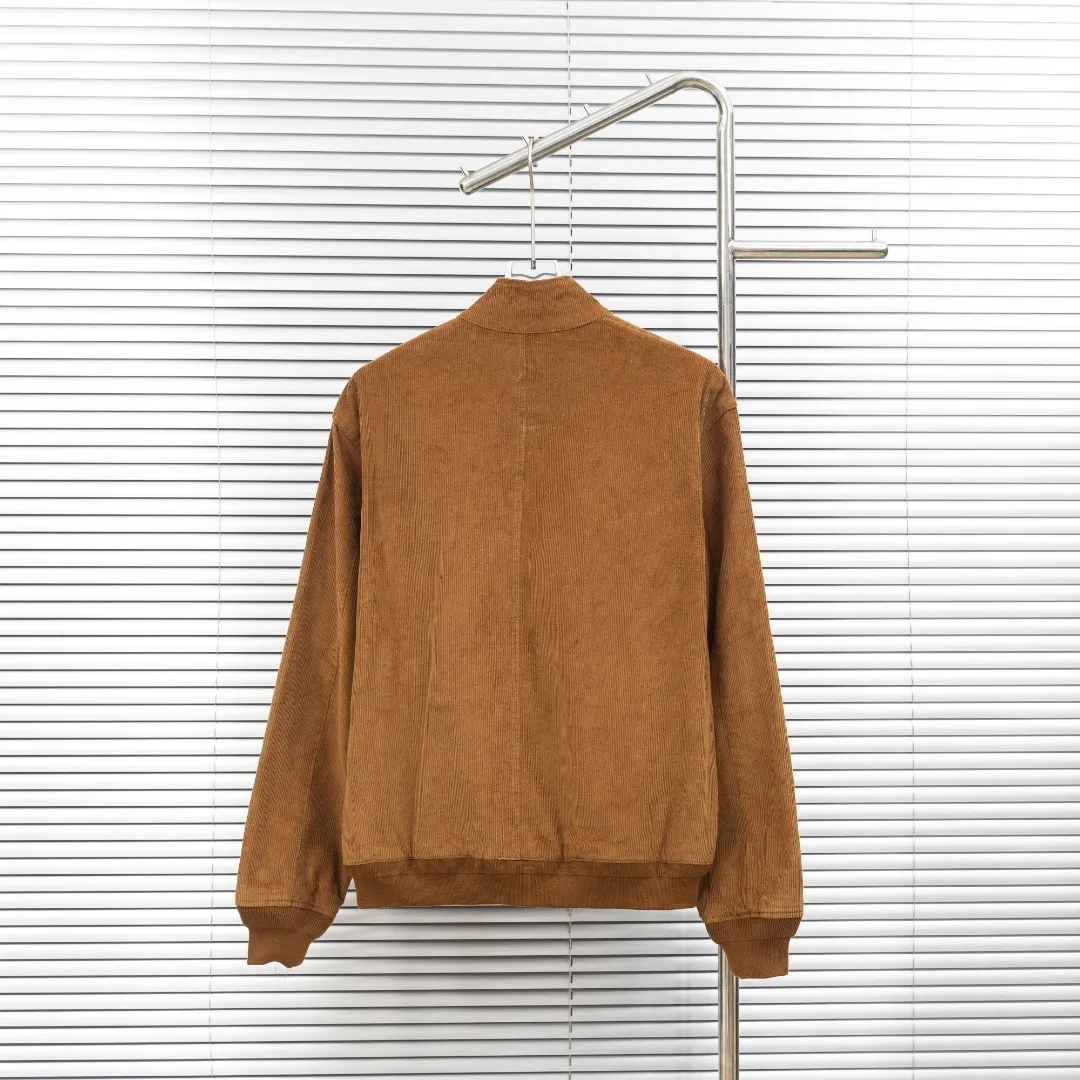P470 top version (difference in currency) You can scan the QR code to enter the official website Style: Ralph Lauren POLO Ralph Lauren original molded small label embroidered corduroy old money style jacket Color: Picture color Size: S-XL Fabric: Corduroy Accessories: Full set of customized accessories No gender distinction, the same style for men and women